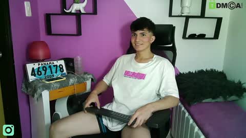 0cloud_white0 Chaturbate show on 20220530