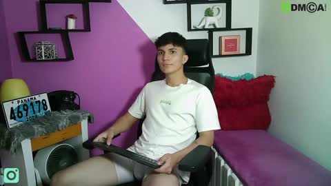 0cloud_white0 Chaturbate show on 20220622