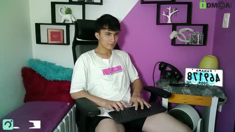 0cloud_white0 Chaturbate show on 20220708