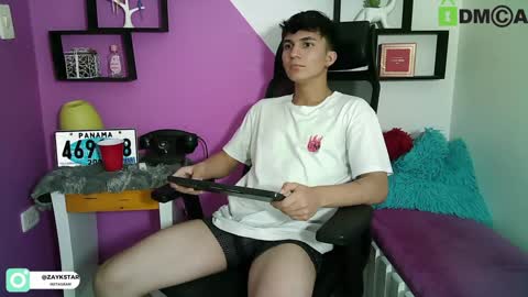 0cloud_white0 Chaturbate show on 20220725