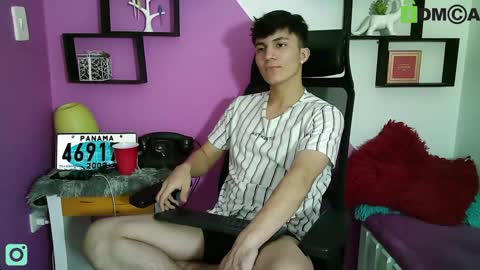 0cloud_white0 Chaturbate show on 20220822