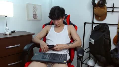 0cloud_white0 Chaturbate show on 20230728
