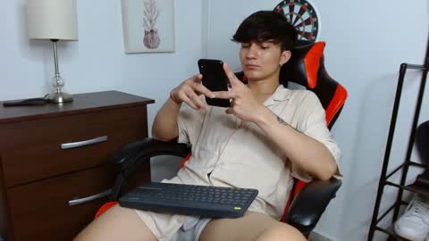 0cloud_white0 Chaturbate show on 20230930