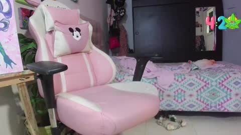 111lucygrim111 Chaturbate show on 20221110