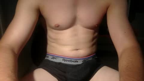 18muscleyouth Chaturbate show on 20220323