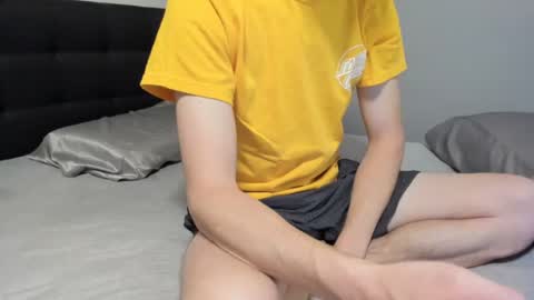 19yearoldtwink43 Chaturbate show on 20220305